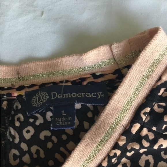 DEMOCRACY PULL OVER BOHO CHIC CAP SLEEVES BLOUSE SIZE  LARGE - Picture 2 of 6